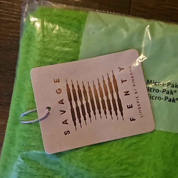 FLUFF IT UP BOOTY SHORT- KELLY GREEN SIZE MEDIUM - Picture 8 of 10